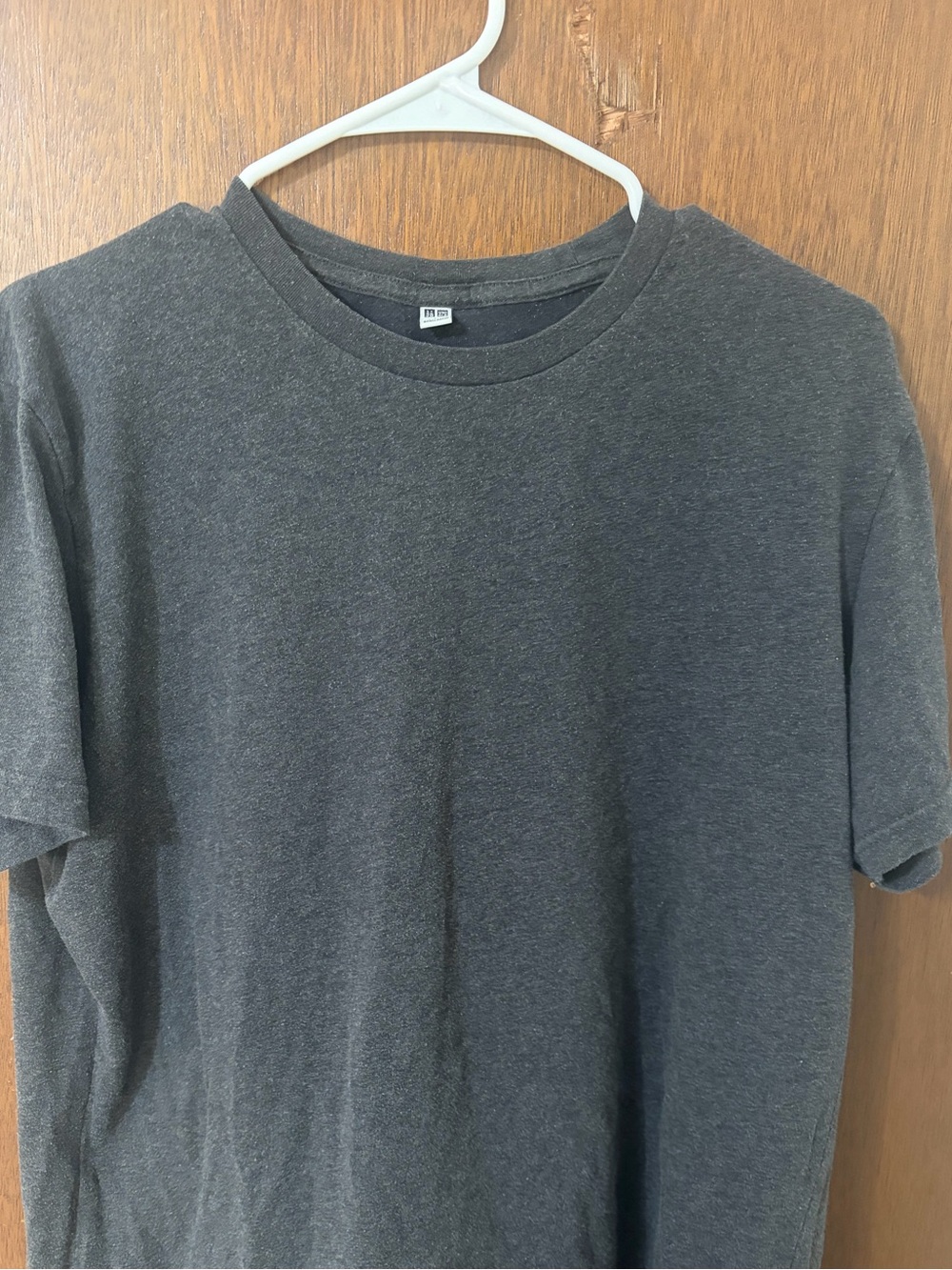 Uniqlo Men's Heather Charcoal Crew Neck T‑Shirt